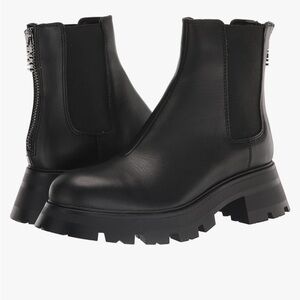 NWT DKNY Sasha slip on boot DKNY size 9